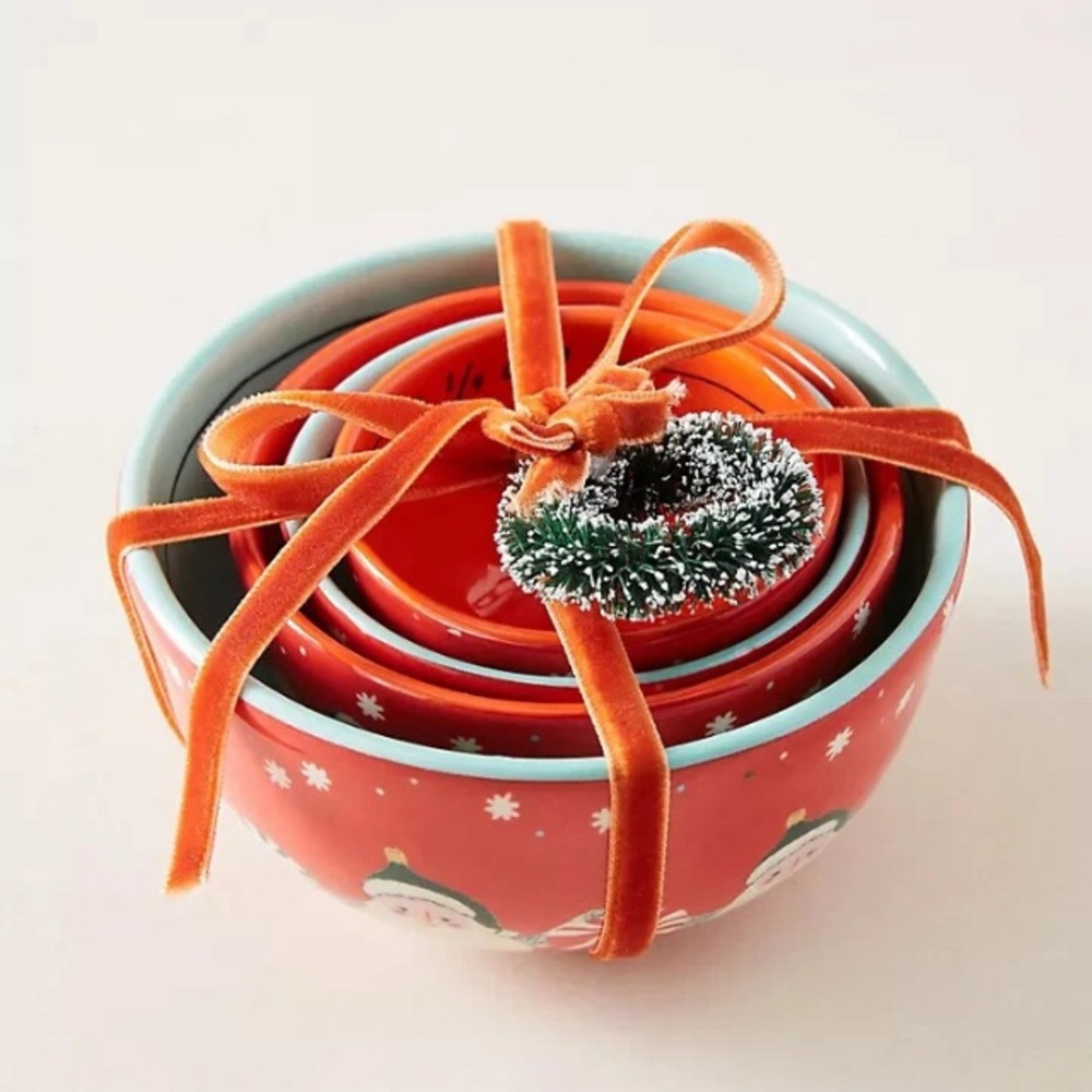 Anthropologie Set of 4 Measuring Cups George & Viv Merry Christmas Holiday. NWOT